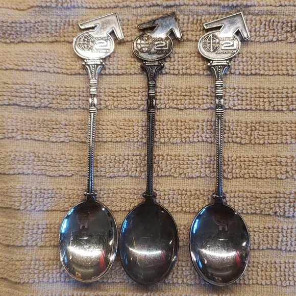 Vintage 1962 Seattle world fair spoons - Picture 1 of 7